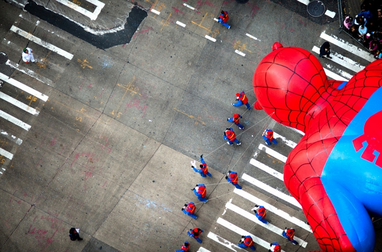 Демонстрации. Автор: Navid Baraty